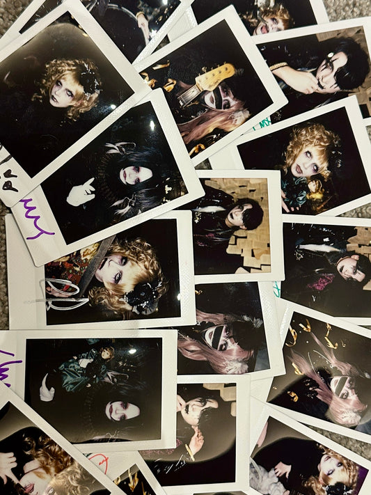 "Hito no Gomi" Photoshoot Cheki